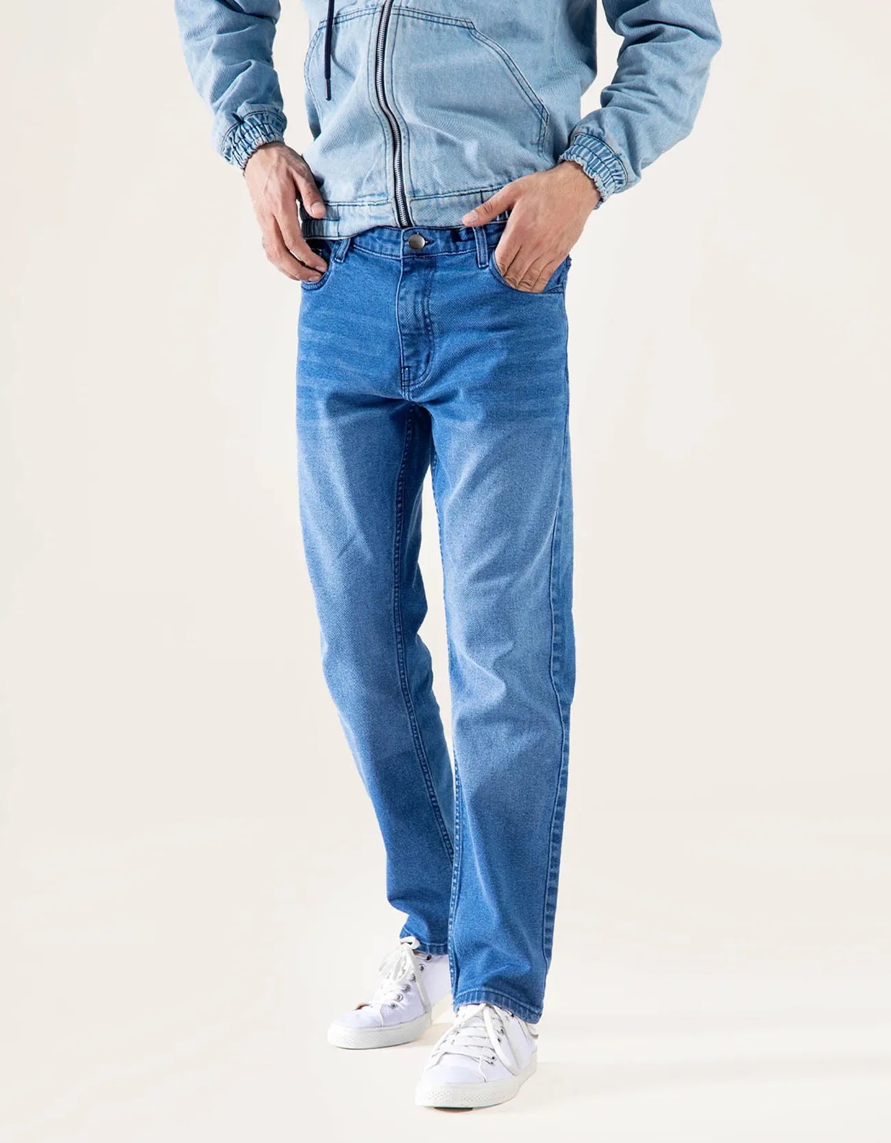 BASIC STRAIGHT JEANS