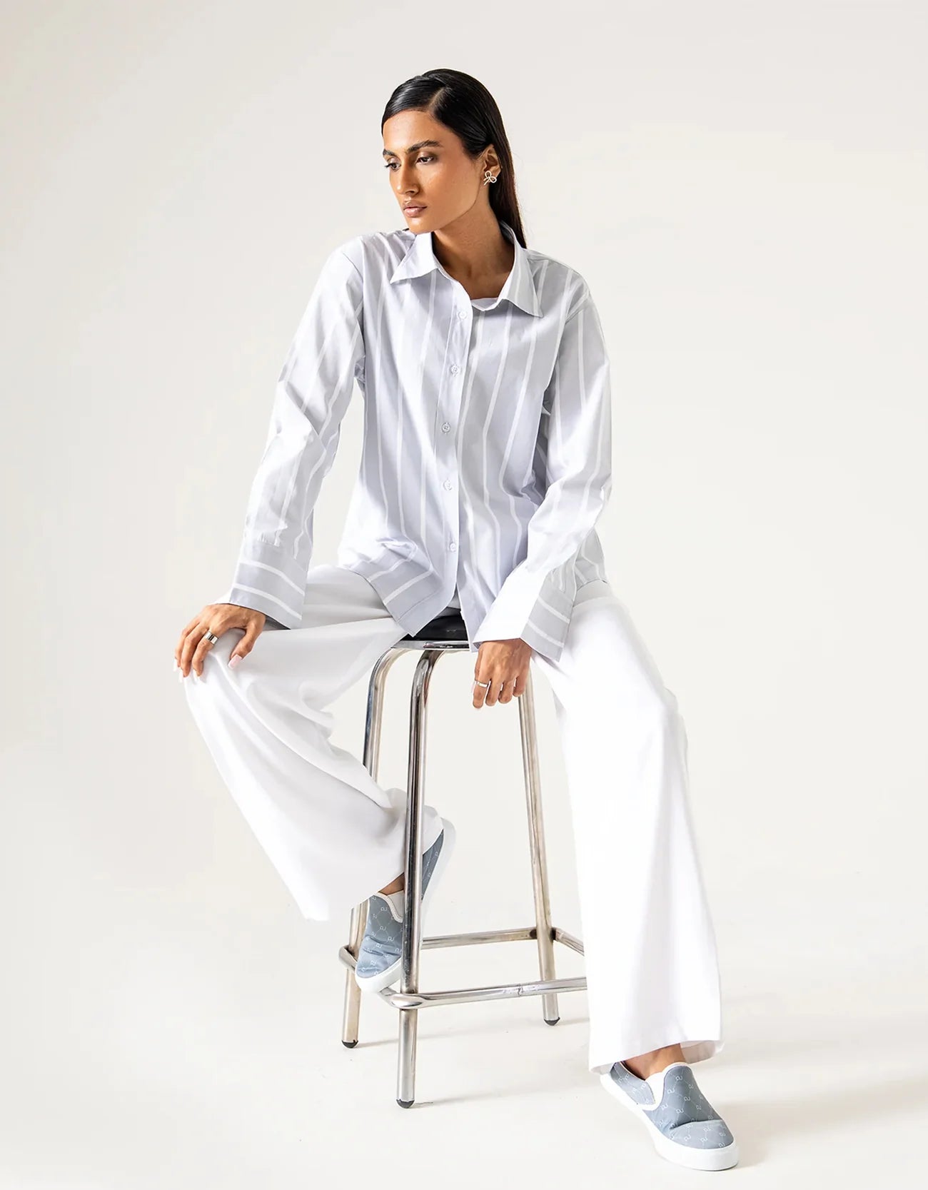 STRIPPED BUTTON DOWN SHIRT