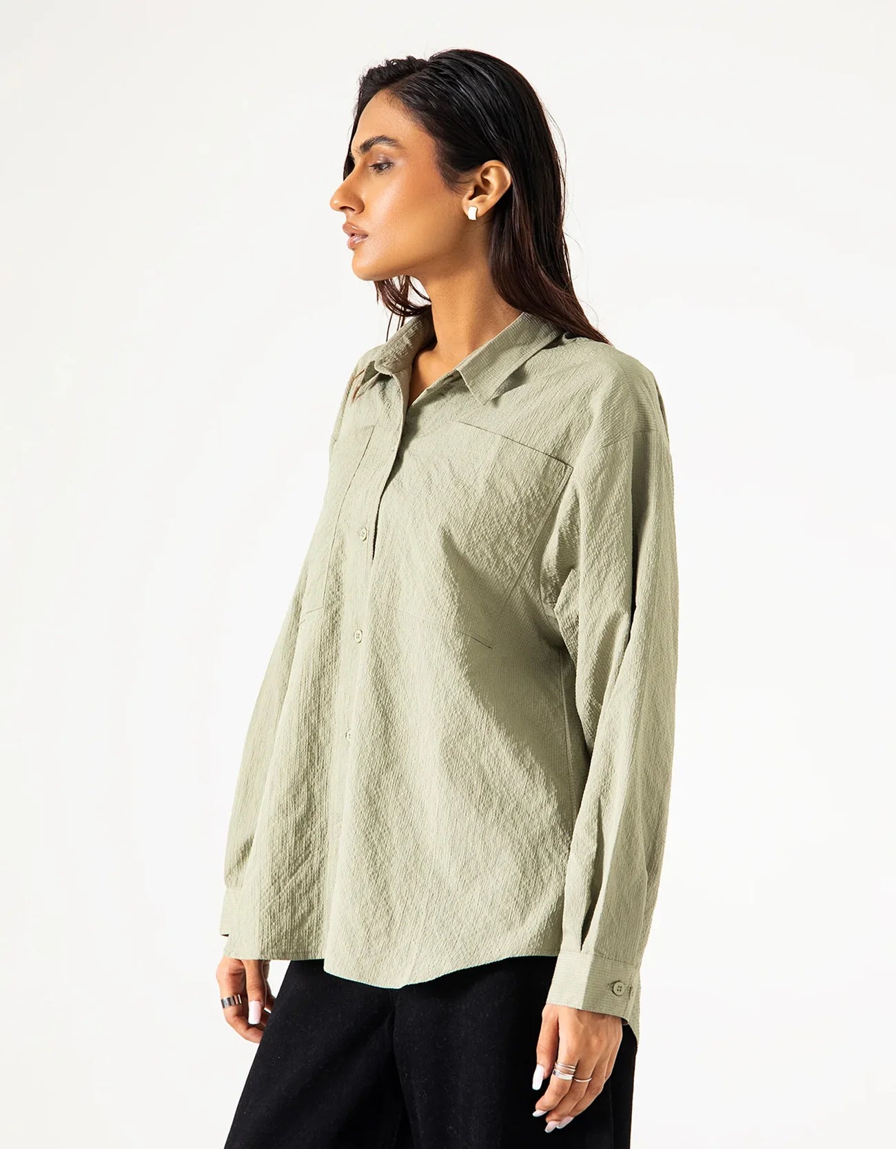 PATCH POCKET TEXTURED BUTTON DOWN SHIRT