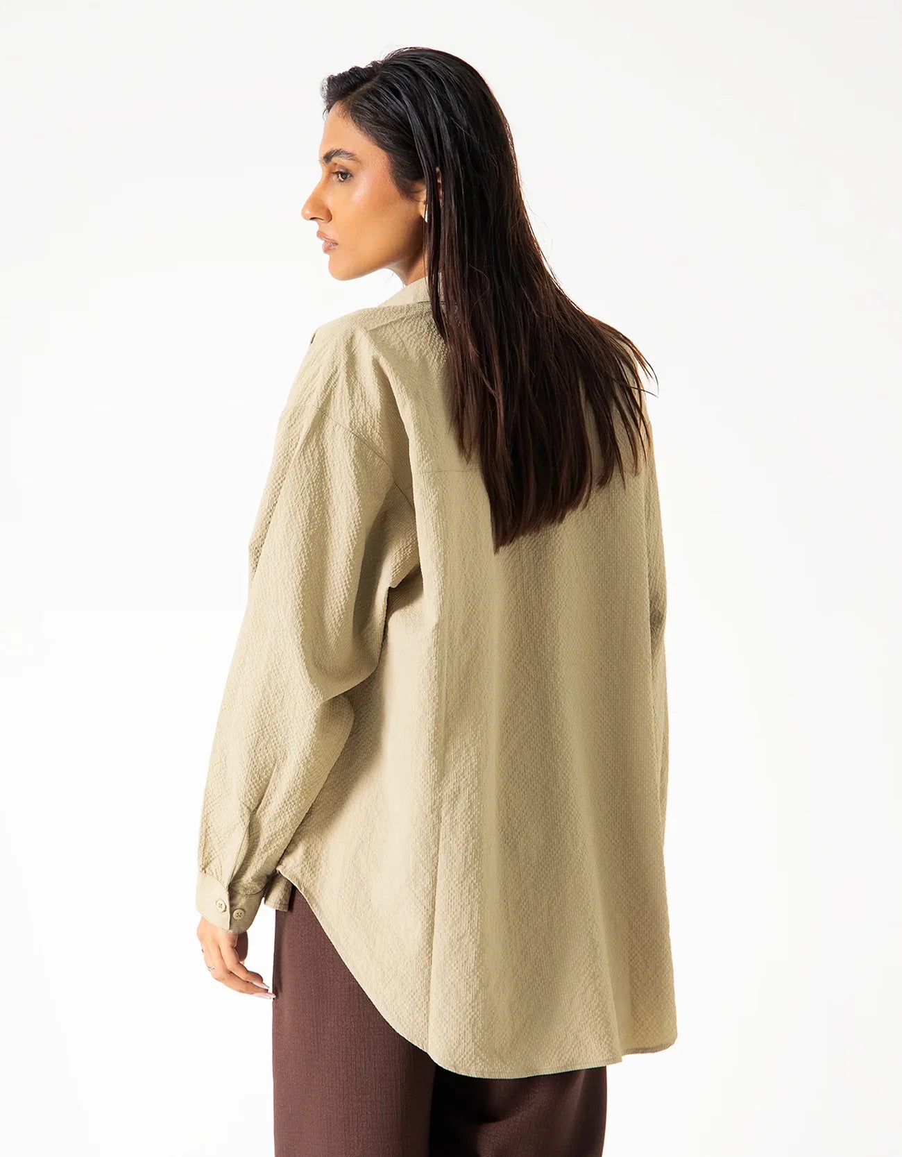 PATCH POCKET TEXTURED BUTTON DOWN SHIRT