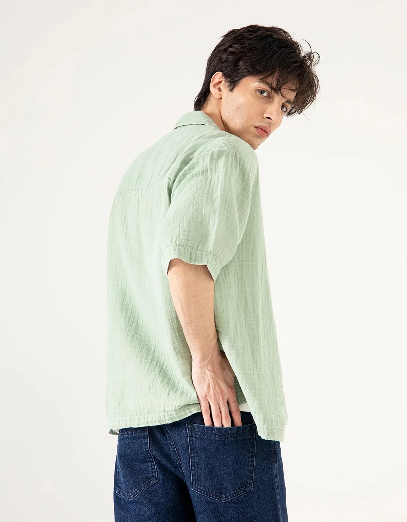 MUSLIN OVERSIZED PATCH POCKET OVERSHIRT