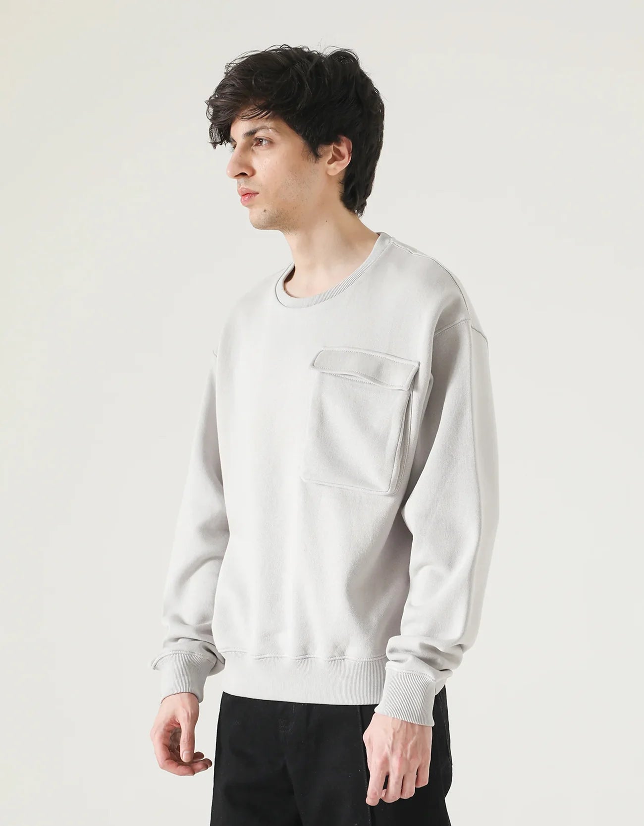 PATCH POCKET SWEATSHIRT