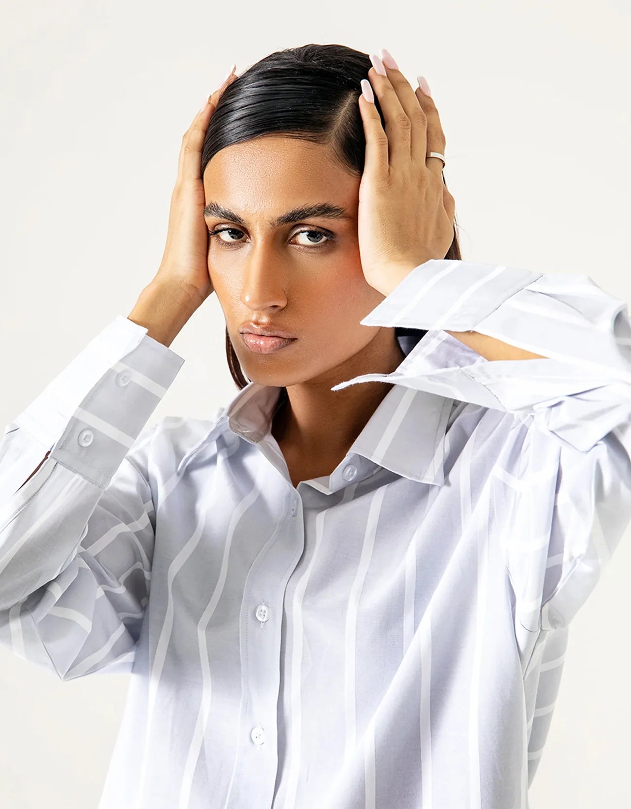 STRIPPED BUTTON DOWN SHIRT